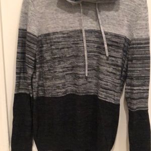Men’s knit hoodie sweater